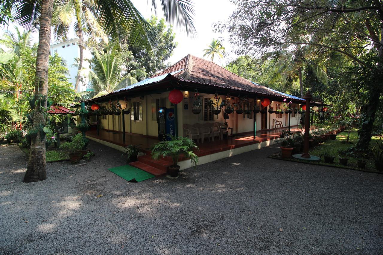 Palm Grove Service Villa Коччи Экстерьер фото